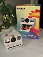 Polaroid Go White Everything Camera Bundle 6036