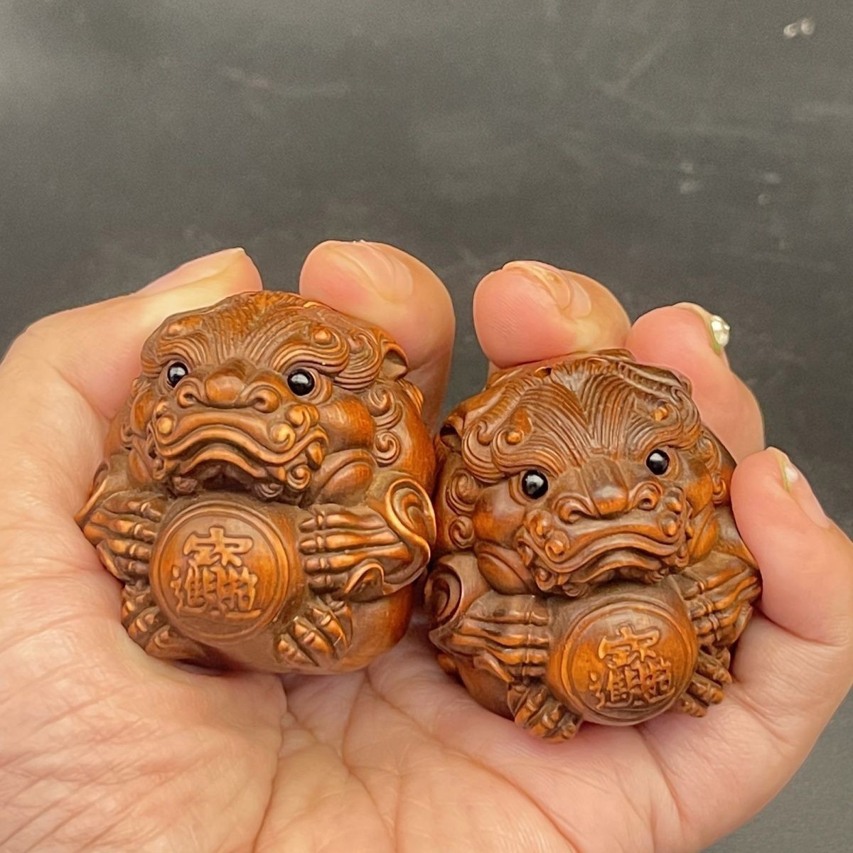 4.6cm Boxwood Pixiu Kirin Carving Handmade Wooden Stress Relief Wealth Amulet