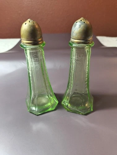 Vintage Green Depression Uranium Glass Salt And Pepper Shakers With Lids Glow