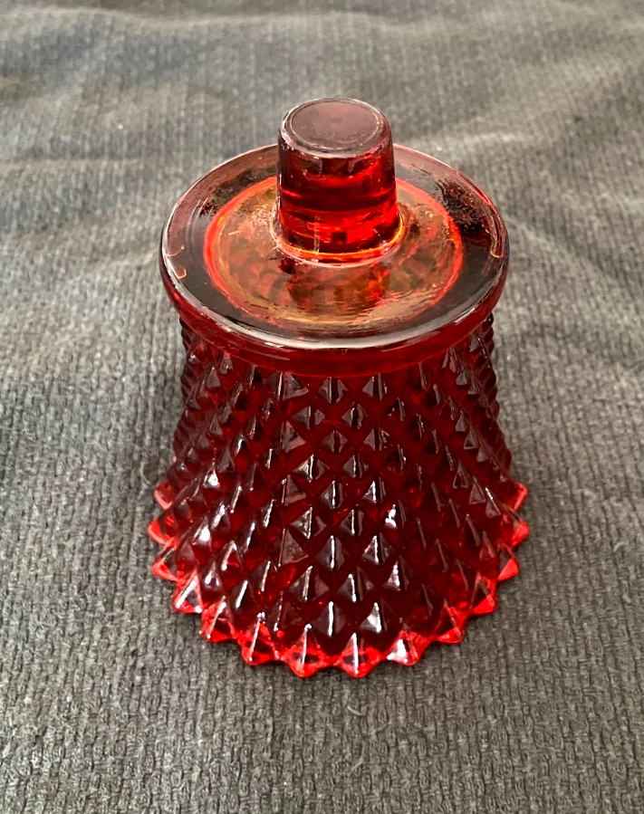 Red Glass Diamond Point 3.5&rdquo;tall