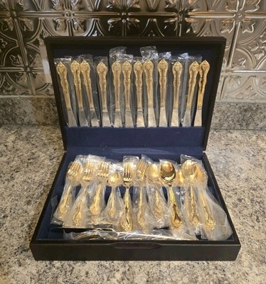 Vintage International Silver Co Gold Plated Silverware 70 Piece Set W/Wooden Box
