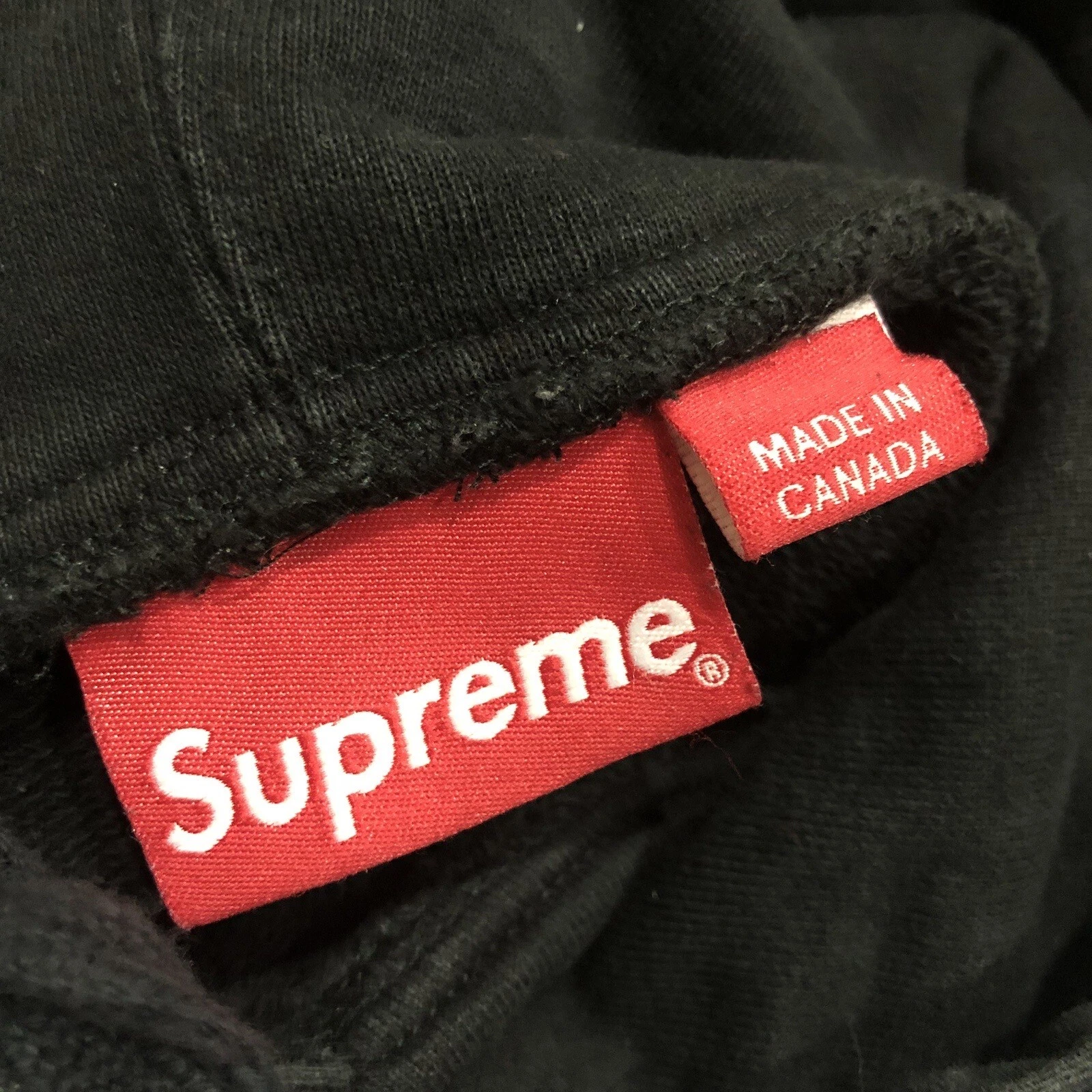 Rara felpa con cappuccio pullover Supreme Flags Patch Hype Street nera media