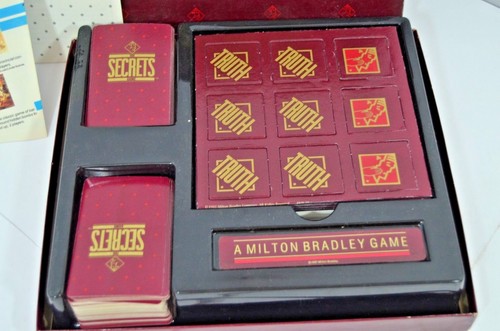Juego de Cartas The Secrets 1987 De Colección Milton Bradley 100% COMPLETO Fiesta Divertido Hecho en EE. UU. - Imagen 2 de 6