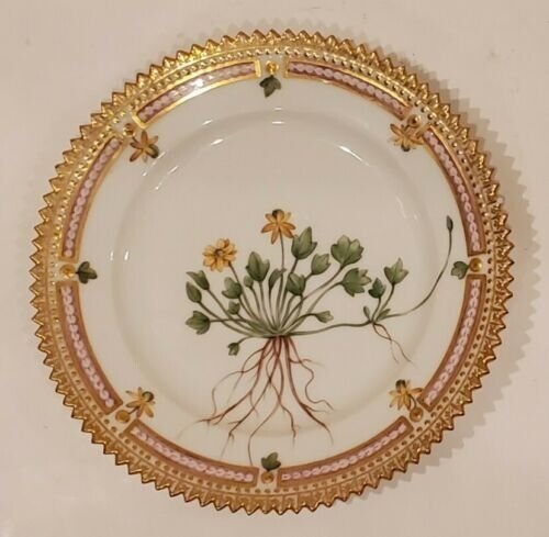 ROYAL COPENHAGEN Flora Danica Serrated Antique Plate 5.5 Ranunculus Cymbalaria - Picture 1 of 6