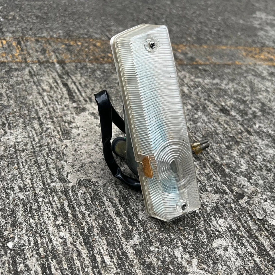 DATSUN CEDRIC P130 Front Parking Turn Signal Light Lamp RH Genuine NOS JAPAN - Image 3 of 4