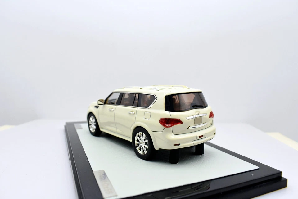 Modellino auto 1:43 Infiniti Qx56 bianco GLM collezione modellismo statico car - Immagine 4 di 4