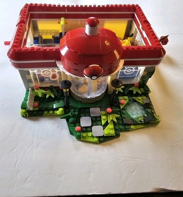 Mega Construx Pokemon Center 648 Piece Block Building Play Set