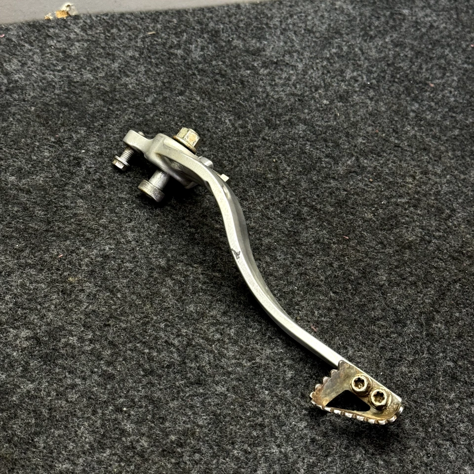 09-16 KTM 250 XC OEM PALANCA DE FRENO TRASERO PEDAL PERNO HERRAJES Foto 3 de 3
