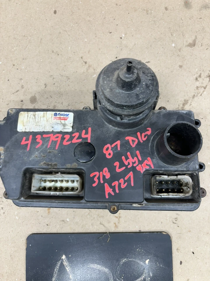 Dodge D100 D150 W100 1981 83 84 86 1987 Ram ECM PCM Computer Carb 4379224 OEM Fabricante Original Foto 3 de 4