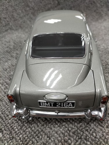 Autoart James Bond 70020 1/18 Aston Martin Gold Finger - Picture 9 of 9