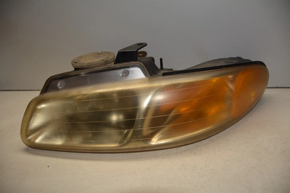 FARO IZQUIERDO DEL LADO DEL CONDUCTOR PLYMOUTH VOYAGER 1996-1999 OEM, 114-01522A Foto 2 de 4