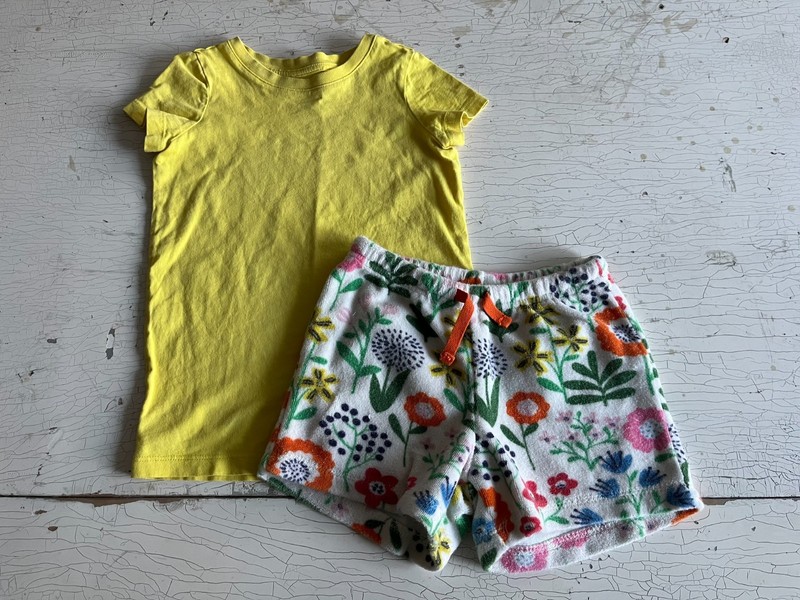 Girl's MINI BODEN/PRIMARY Size 4-5 Yellow + Floral Outfit