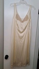 Vintage Vanity Fair Cream Satin Beige Lace Full Slip Nightie Size 40 L 12/14