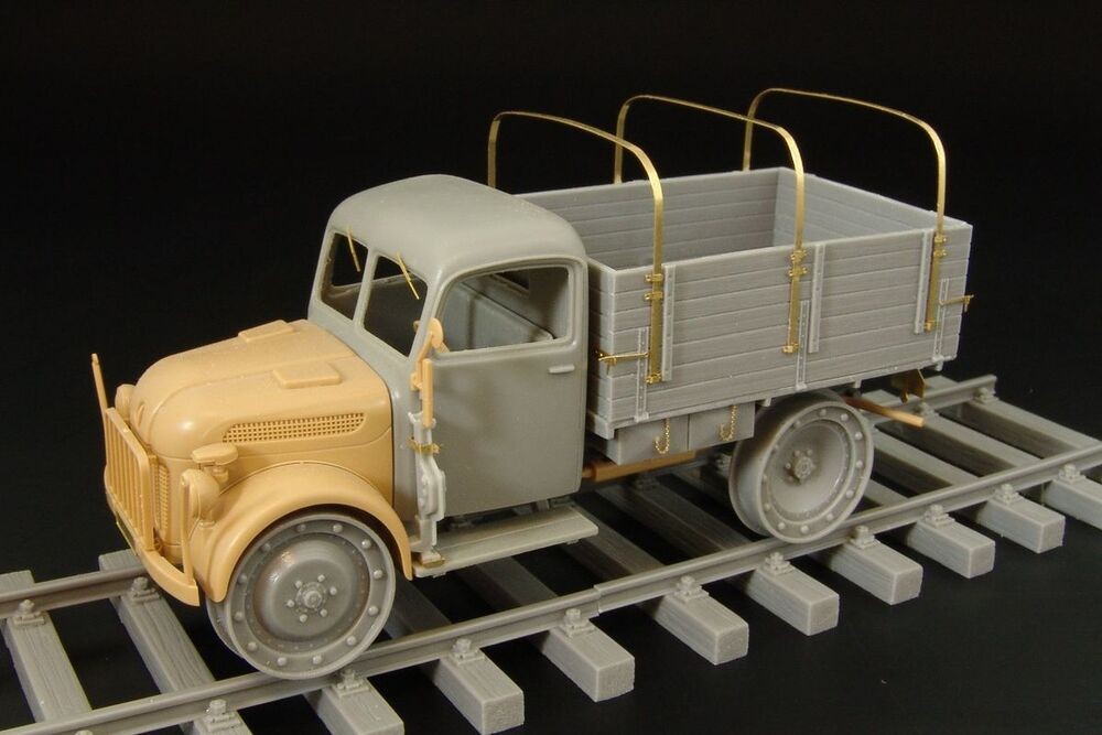 Hauler Models HLX48304 - 1:48 Steyr 1500 Flatbed Railway - Accessories