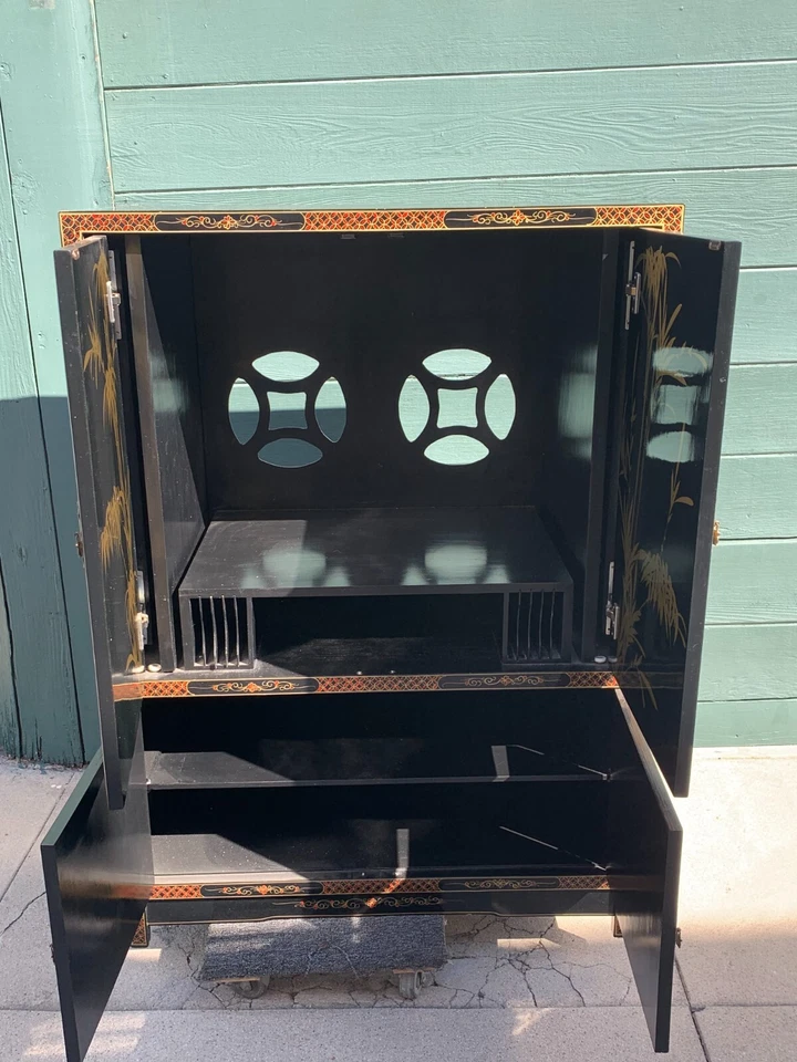 ¡¡¡PRECIO ROCK BOTTOM!!! Hermoso armario lacado negro Chinoiserie Foto 2 de 4