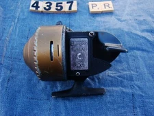 U4357 PR SOUTH BEND GLADDING 165 SPINCAST FISHING Reel