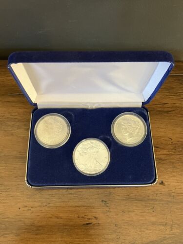 Three Centuries Of US SILVER DOLLARS w/Blue Velvet Box for American Silver $$$ - Afbeelding 1 van 10