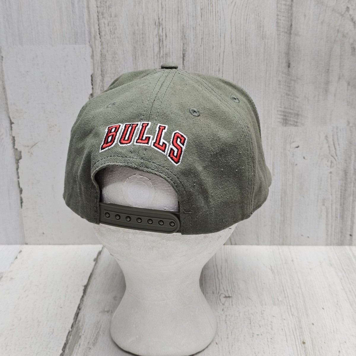 Ultra Game NBA Chicago Bulls Mens Unisex Snapback Hat Olive Green
