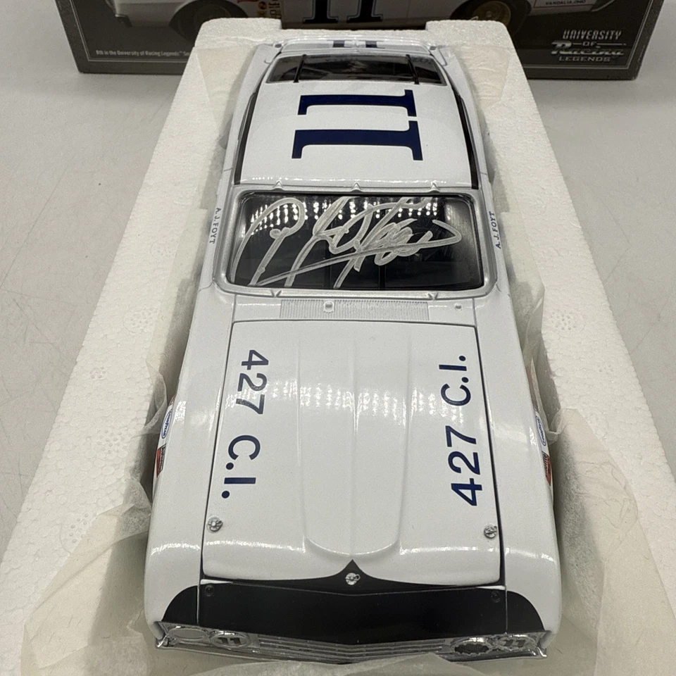 A.J. Foyt #11 FORD 1969 Torino Cobra 1:24 University of Racing *AUTOGAPHED* - Image 2 of 4
