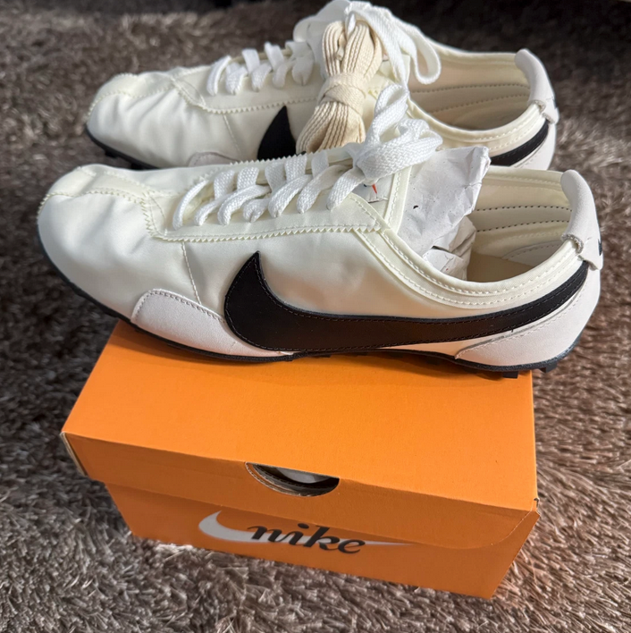 Nike Women Moon Shoe Soft Pearl and Black II0407-001 | eBay