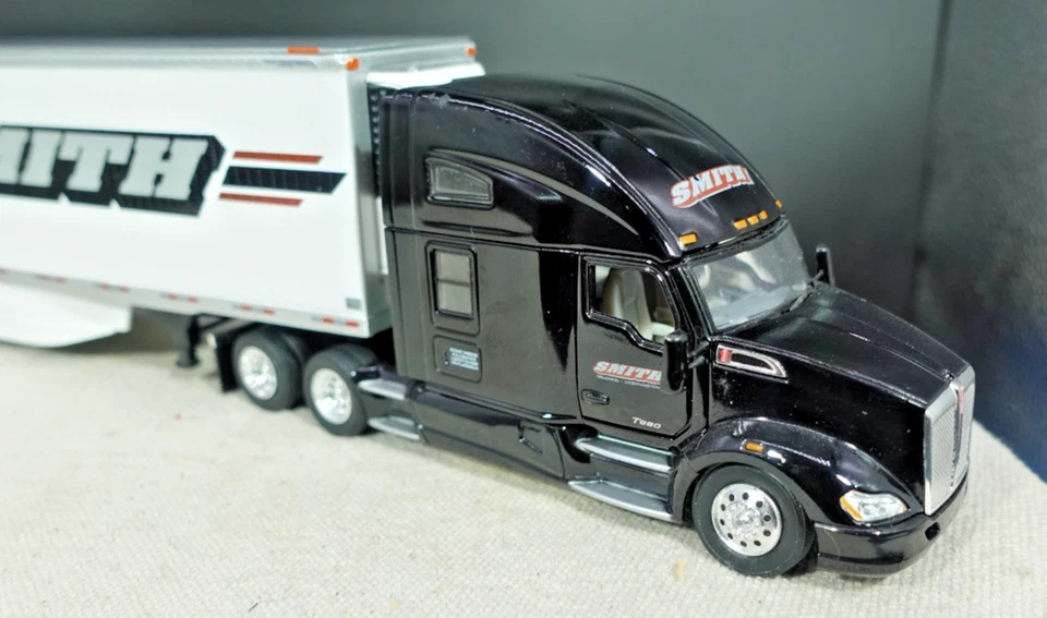 Tonkin Replicas Kenworth T880 & Reefer Trailer Smith 1/53 - Image 2 of 4