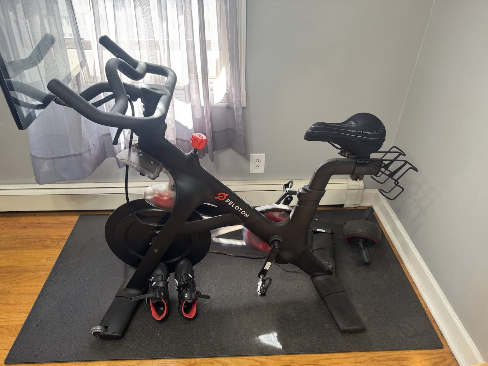 Peloton Stationary Workout Bike Local Pickup Only