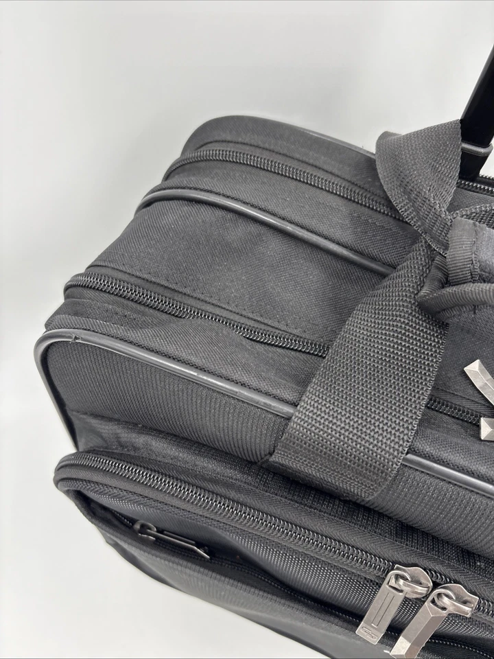 Bolso de mano para computadora portátil Solo New York “Bryant” asa telescópica Foto 3 de 4