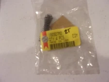 OEM AGCO MASSEY FERGUSON  LOT OF 4 180927M2 SPRING