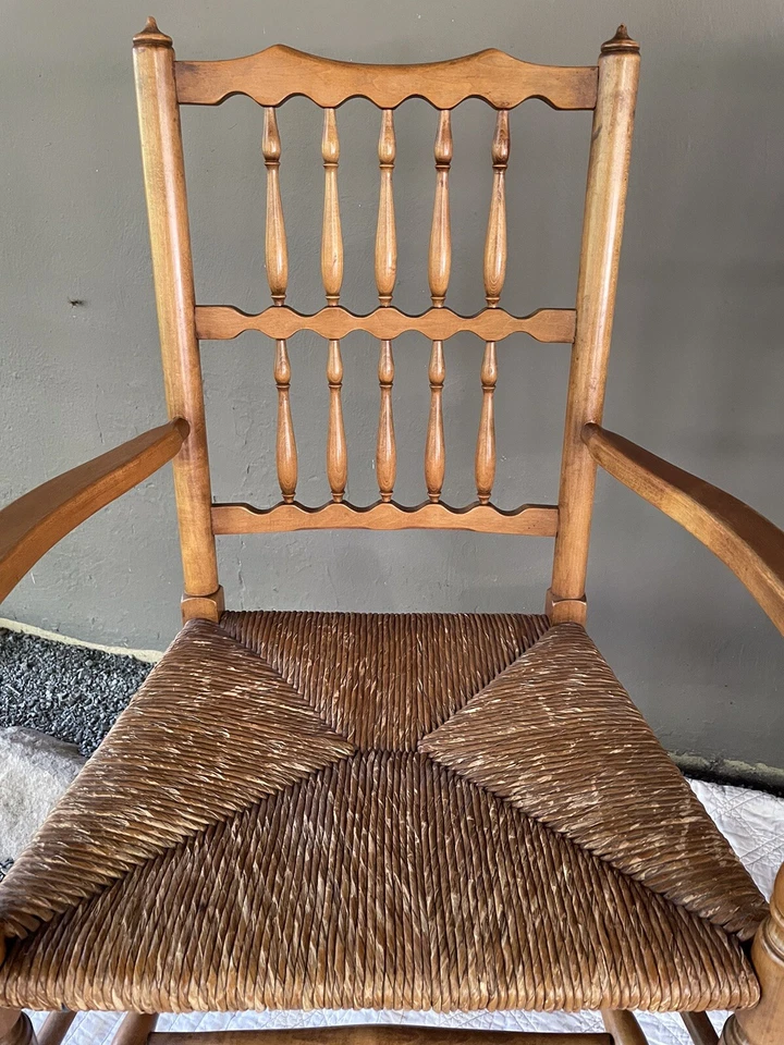 Sillas de comedor antiguas Stickley Early American Collection cerezo asientos apresurados Foto 3 de 4