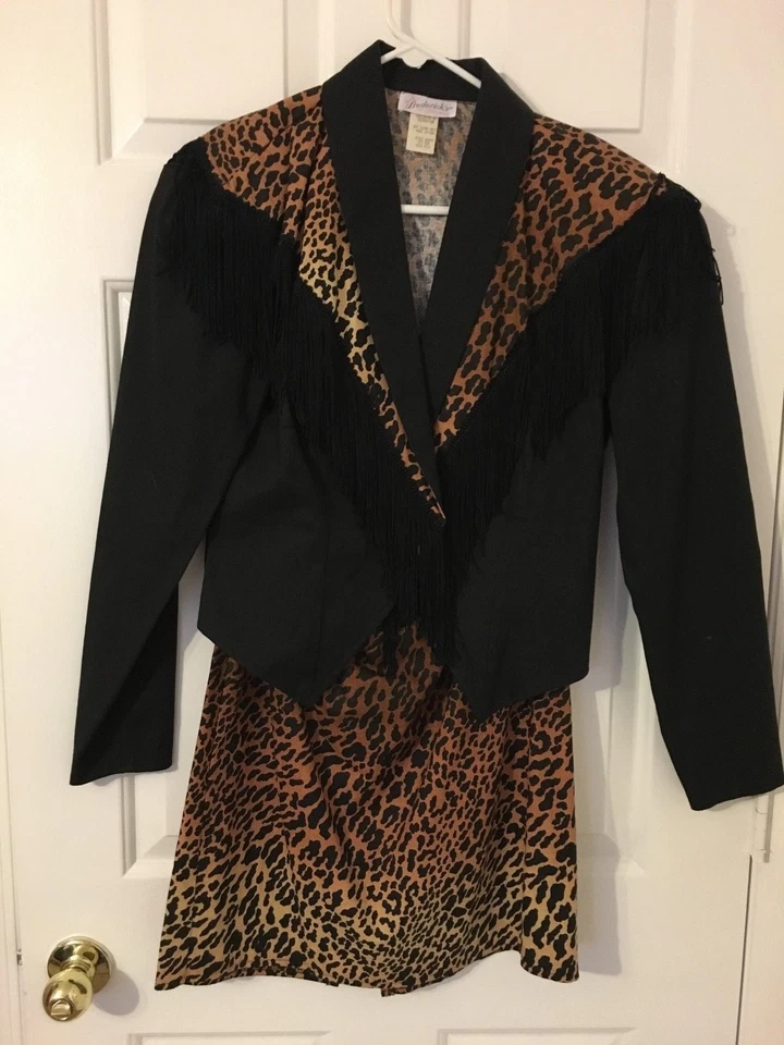New Beautiful vintage Womens 2 piece leopard top and skirt fringe Fredericks 10