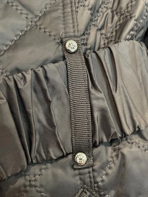 Abrigo de invierno acolchado gris grafito XS Dawn Levy con cinturón Foto 4 de 4