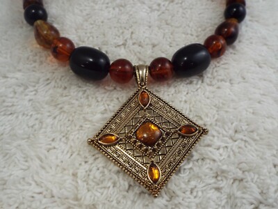 BIJOUX TERNER Goldtone Amber Acrylic Bead Pendant Collar Necklace (F23)