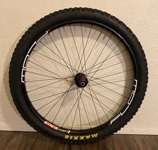 STAN'S NO TUBES FLOW MK3 27.5” Rear Wheel & Maxxis 27.5*2.50 & Stans Hub