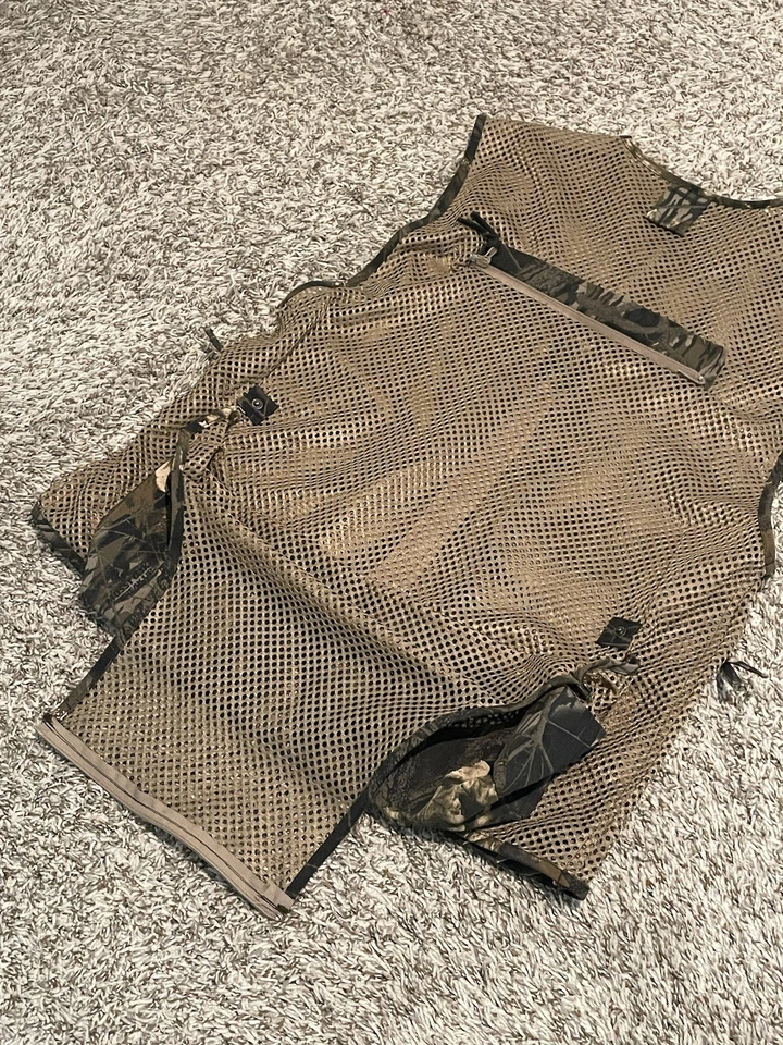 Game Winner Mossy Oaks Small Medium Hunting Vest - Image 4 of 4