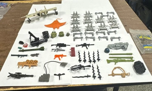 VHTF 1980s Accessories Weapons Lot Of 60+ Vintage OG ~G.I. Joe 3.75” ARAH 60+