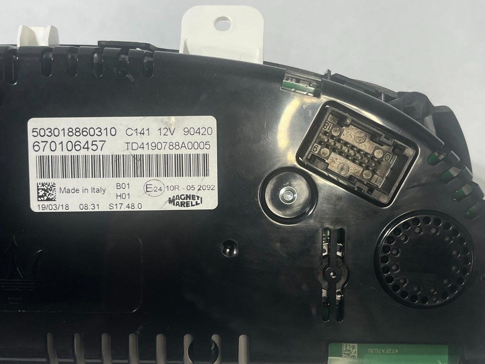 Maserati Levante 2019 Instrument cluster P/N 670106457