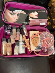 Luminess Air Icon Pro Multi-Speed Airbrush Syste & 8 NEW Bottles of Make-up