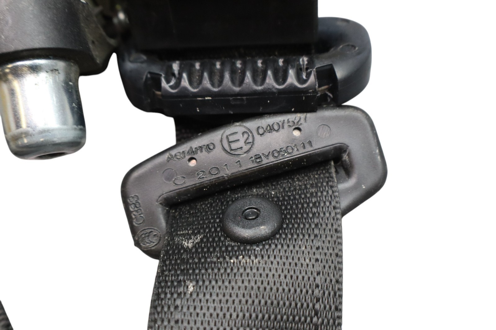 09-13 Maserati Quattroporte M139 Front Right Side Seat Belt Retractor Black Oem