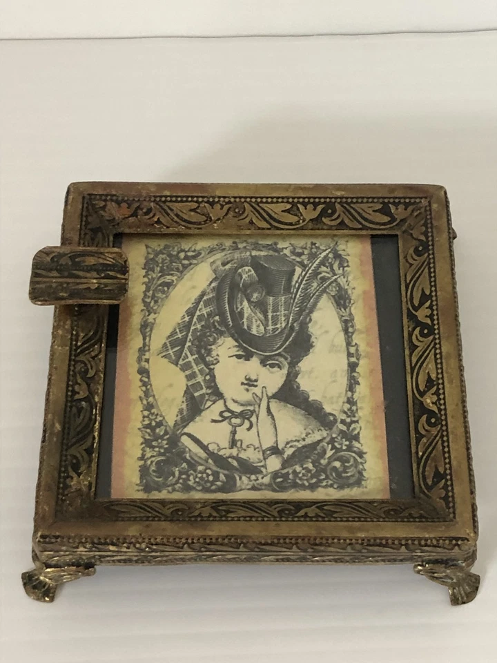 Cenicero vintage con marco de fotos de dama con adornos de latón dorado patas 9 cm Foto 2 de 4