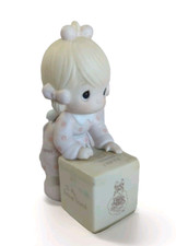 Precious Moments E0107 Sharing is Universal 1987 Charter Club Member Box Tag