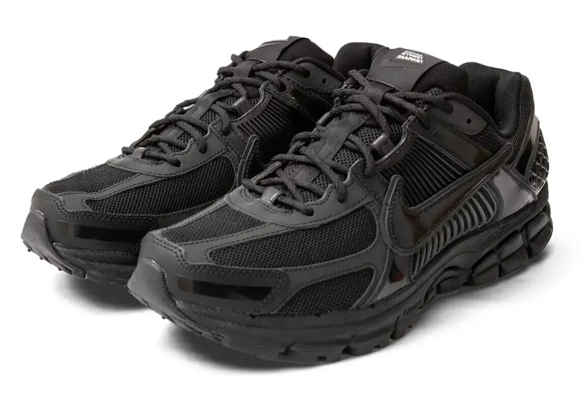 靴 Nike - Nike Zoom Vomero 5 Sp - (001) DSM FZ3313-001 Dover Street Market (DSM) Nike Zoom Vomero 5