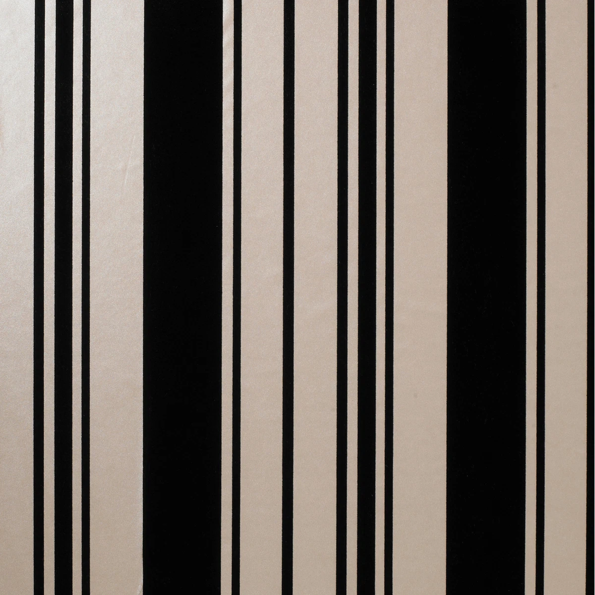 Gold 2024 stripe wallpaper