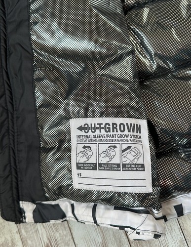 Columbia Boy Pike Lake Insulated Puffer Jacket Sz Small 8 Typo Print Snow Winter - Picture 11 of 15