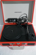 Crosley Cruiser Portable Turntable: 3 Speed: Stereo: 2013: Outputs: EUC