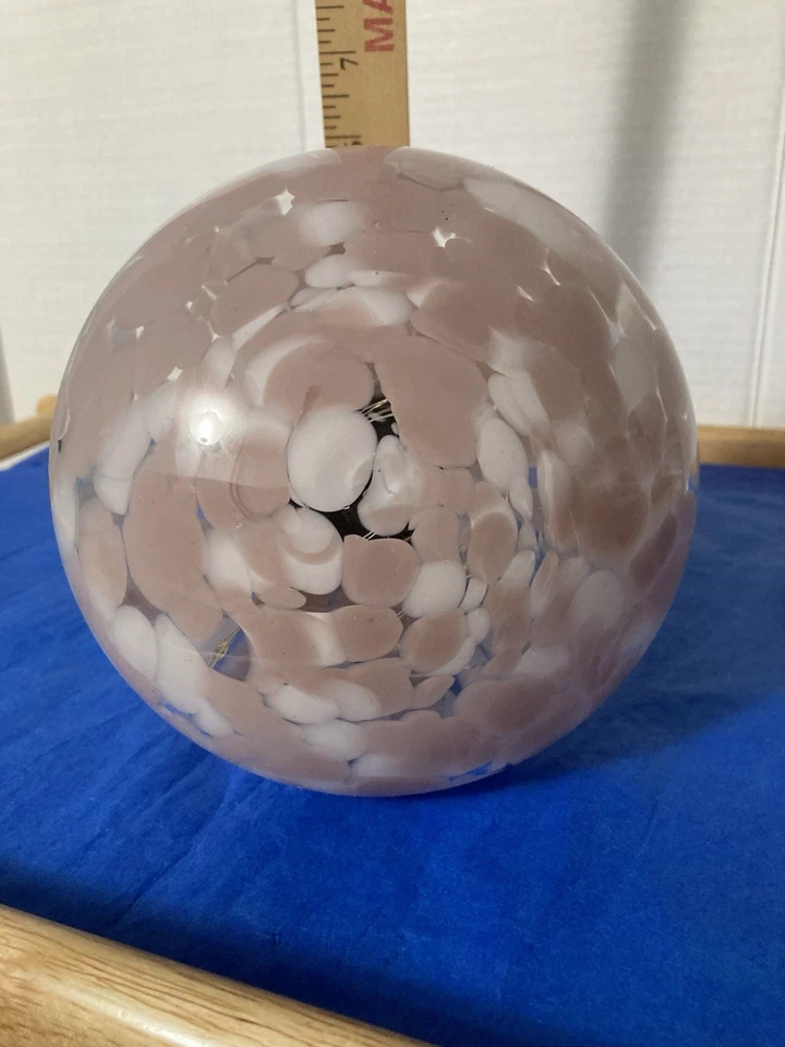 Abajur a bateria de vidro cogumelo redemoinhos confete rosa branco - Imagem 4 de 4