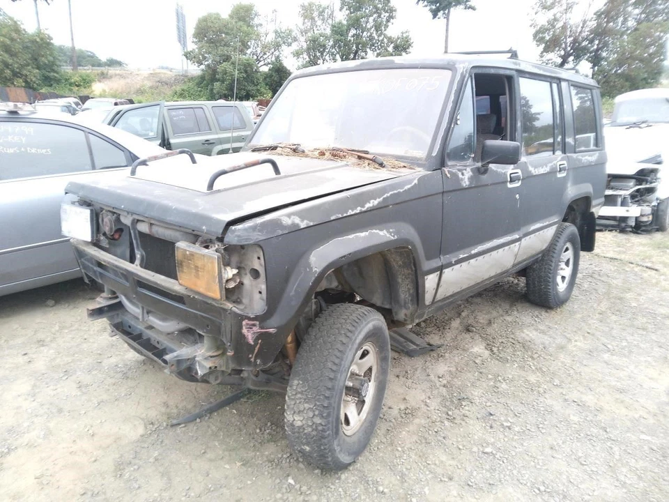 Luz trasera izquierda del conductor excluyendo cromada para 87-91 ISUZU TROOPER 30140463 Foto 4 de 4