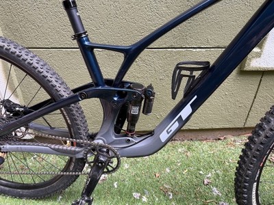 GT Sensor ST Carbon Pro 29'' Carbon Trail Bike - Super Deluxe Ultimate + CushCore