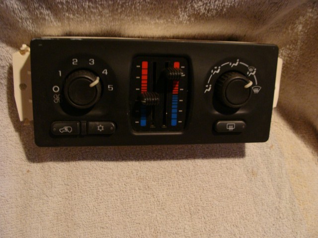 GMC Yukon Denali AC Heater Temperature Control 15060162 OEM Tahoe