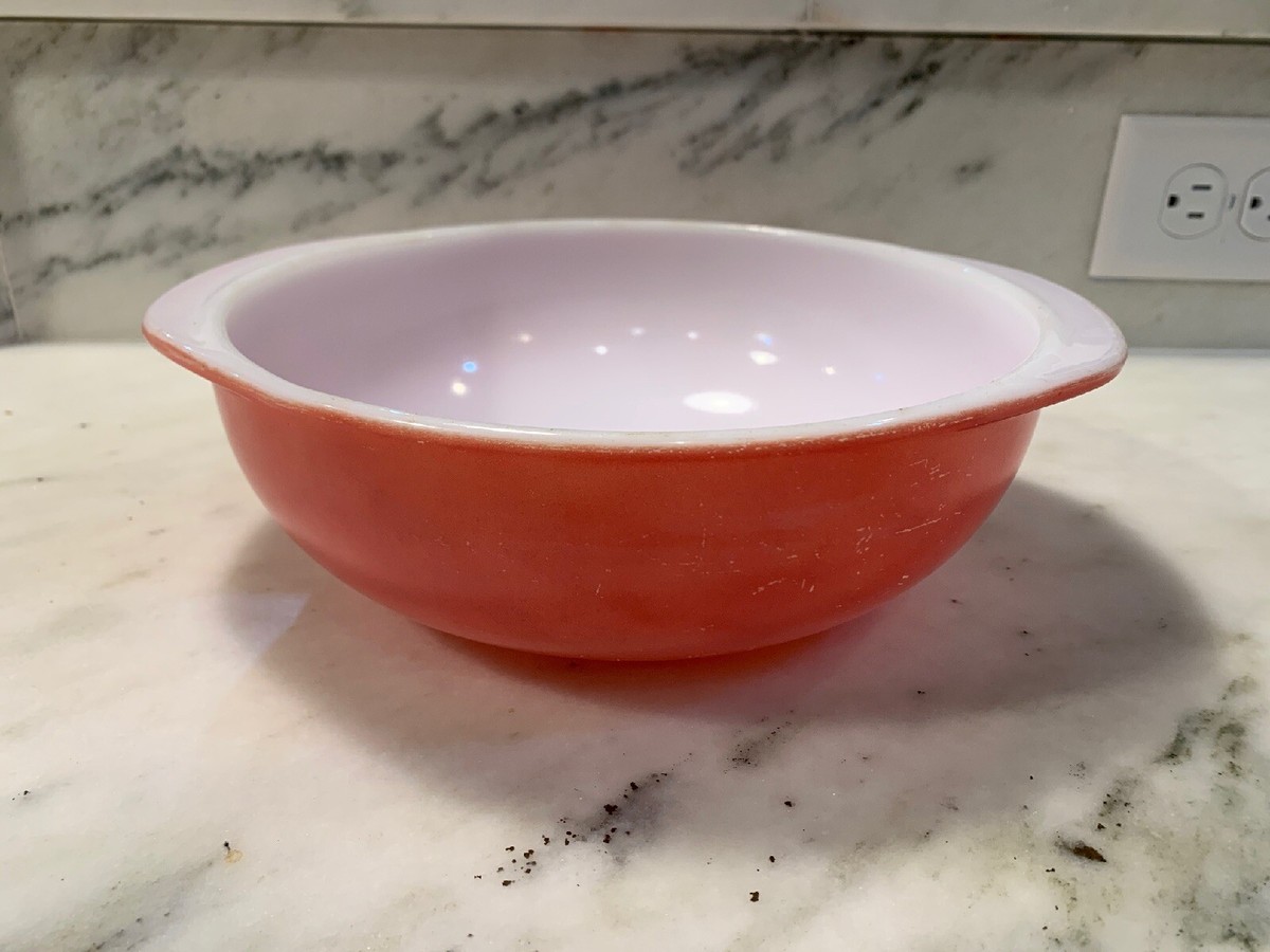 Vintage PYREX 2 Qt Flamingo Pink w/Handles Round Casserole Dish