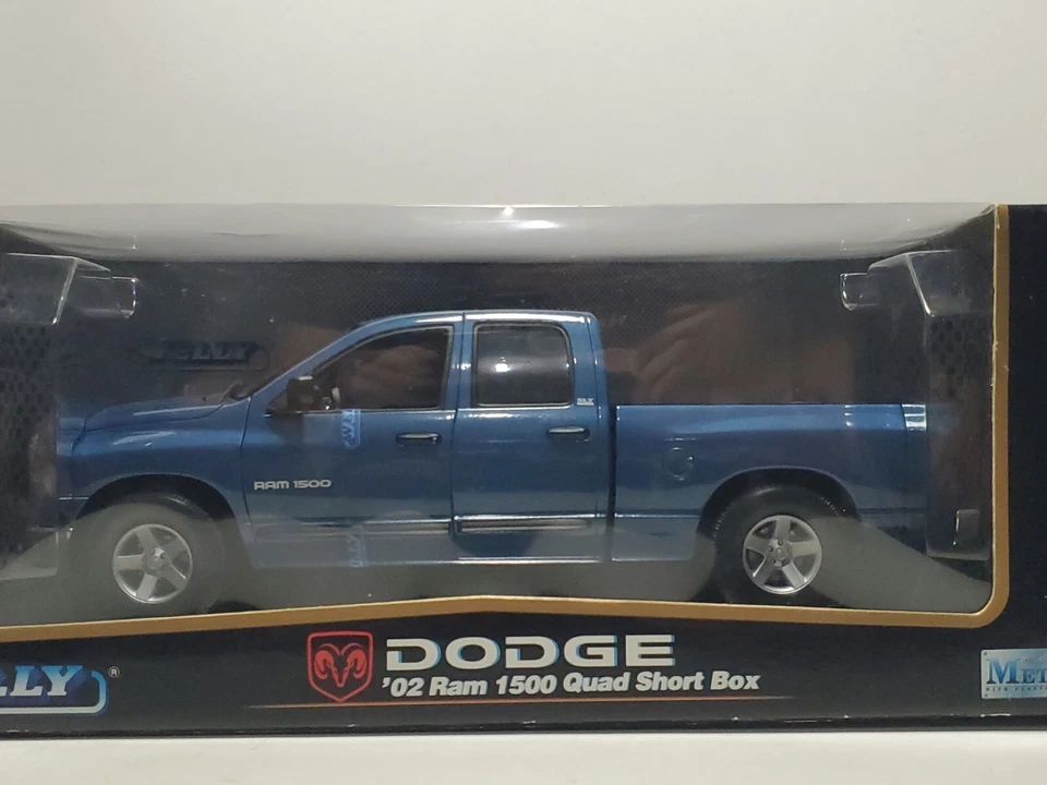 2002 Dodge Ram 1500 SLT Quad Short Box Pickup Truck Welly 1:18 Scale Diecast - Image 2 of 4